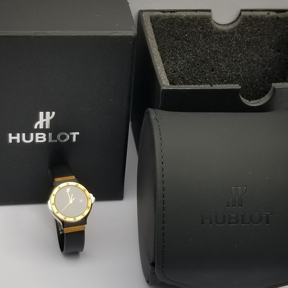 HUBLOT MDM 18K YELLOW GOLD 28 MM BLACK DIAL QUARTZ WATCH - Picture 3 of 16